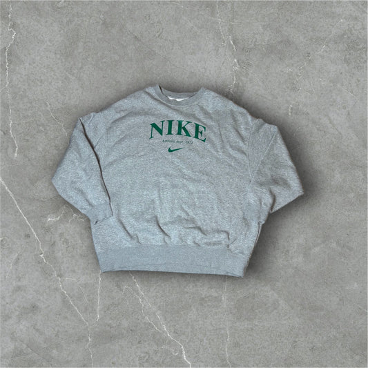 Nike Sweater Vintage Style